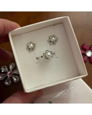 MINOPLATA CONJUNTO FLOR PENDIENTES Y ANILLO DE PLATA RODIADA CON PERLA