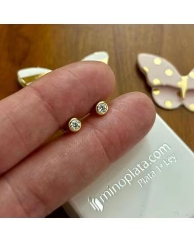 MINOPLATA PENDIENTES CHATON 2MM DE PLATA DE LEY DORADA CON CIRCONITA