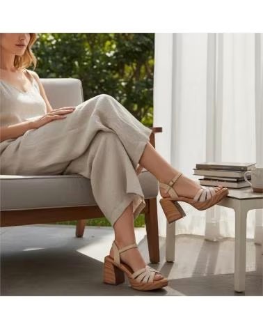 TIMBOS SANDALE MIT HOLZABSATZ - BEIGE