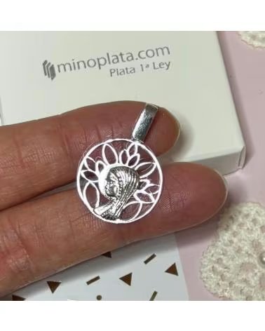 MINOPLATA MEDALLA CALADA VIRGEN NINA DE PLATA DE LEY RODIADA