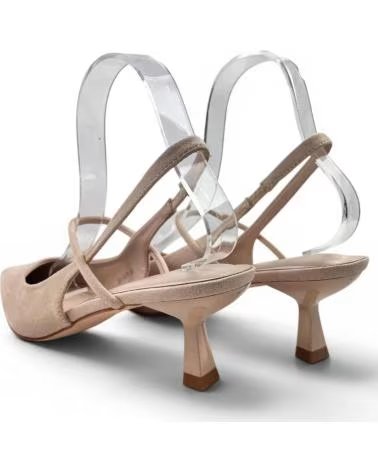 TIMBOS SALÓN DESTALONADO EN TONO BEIGE
