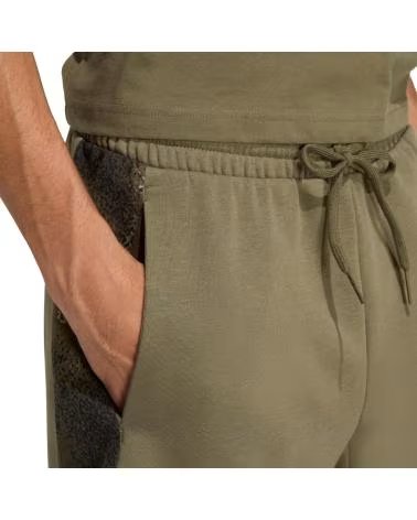 ADIDAS PANTALON CORTO EN COLOR VERDE