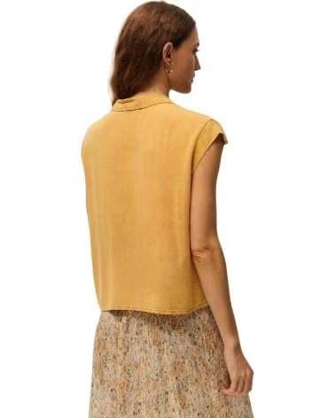 SYSTEM ACTION CAMISAS Y BLUSAS EN COLOR MOSTAZA