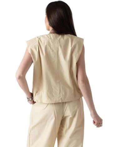 YERSE CHALECOS EN COLOR BEIGE