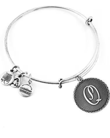 ALEX AND ANI AND A08EB91QS ARMBAND MIT BUCHSTABEN-ANHÄNGER