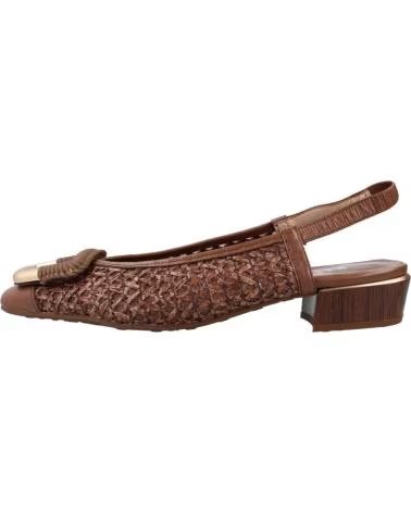 SAPATOS SLINGBACK HISPANITAS 151-RHV264658 COM FIVELA E ACABAMENTO PERFURADO MARRóN