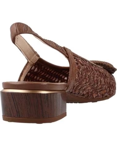 SAPATOS SLINGBACK HISPANITAS 151-RHV264658 COM FIVELA E ACABAMENTO PERFURADO MARRóN