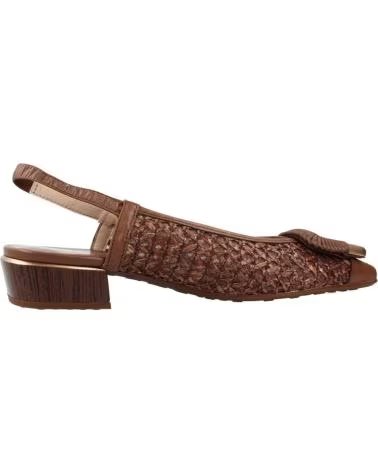 SAPATOS SLINGBACK HISPANITAS 151-RHV264658 COM FIVELA E ACABAMENTO PERFURADO MARRóN