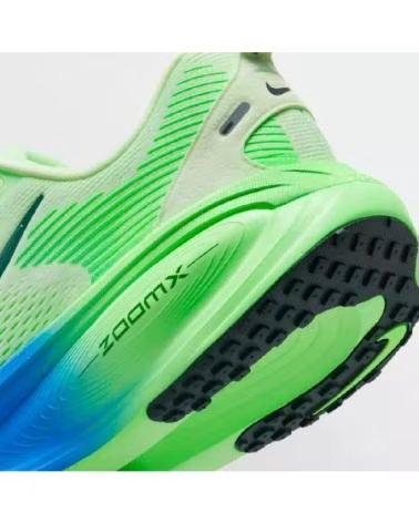 NIKE VOMERO 18 RUNNING SHOES FOR MEN BEIG