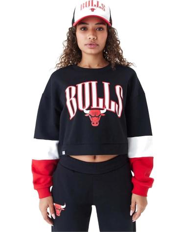 NEW ERA SUDADERA CHICAGO BULLS CROP CON BLOQUES DE COLOR MULTICOLOR