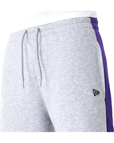 NEW ERA PANTALÓN CORTO LAKERS GRIS
