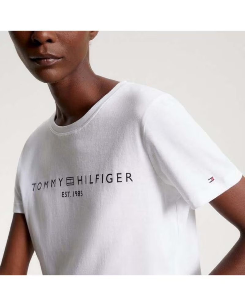 TOMMY HILFIGER CAMISETAS MUJER MODELO REG CORP LOGO C-NK SS COLOR BLANCO YC YCF