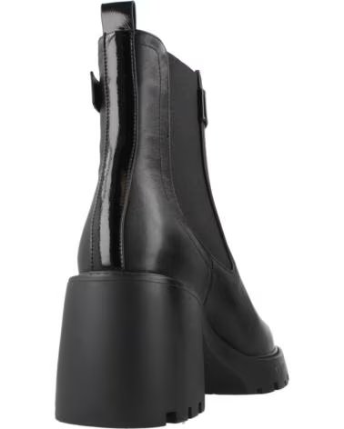 NOA HARMON DAMENSTIEFELETTEN MODELL POSE NEGRO
