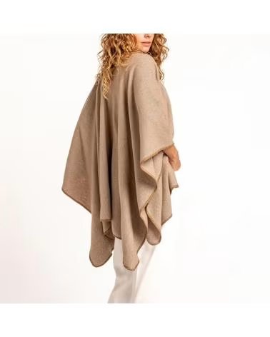 ABBACINO PONCHO MODELO 90888AB NA COR BEGE BEIGE