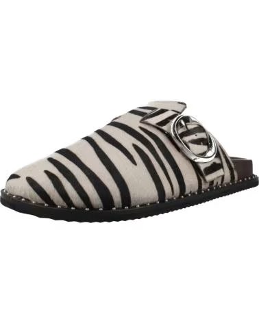 CARMELA ZUECOS MUJER MODELO 163278C COLOR ANIMAL PRINT CEBRA