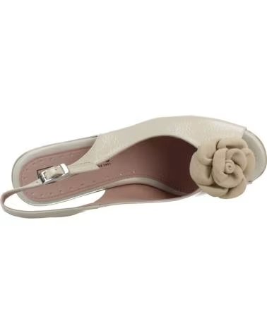 PITILLOS 20320P SANDALEN MIT BLUMENDETAIL IN BEIGE CREMA