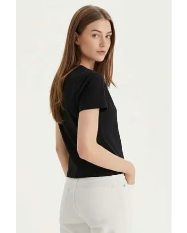 CALVIN KLEIN CAMISETAS MUJER JEANS MODELO LV047F808G COLOR NEGRO UB1