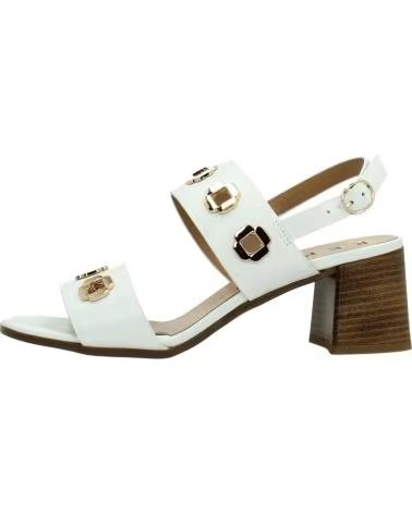 REPO SANDALIAS MODELO 32232R CON DETALLES METÁLICOS BIANCO