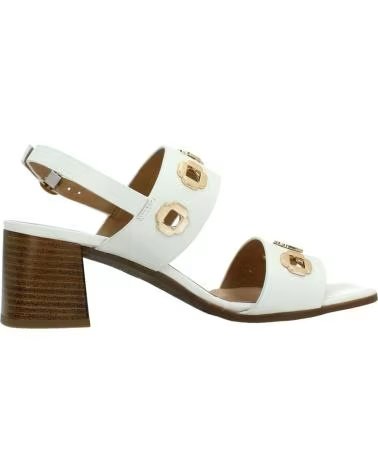 REPO SANDALIAS MODELO 32232R CON DETALLES METÁLICOS BIANCO