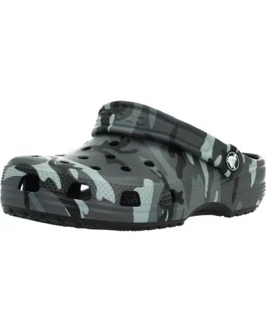 CROCS CHANCLAS NINO MODELO CLASSIC CAMOUFLAGE COLOR GRIS BLKGRY