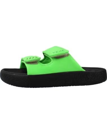 VEJA SANDÁLIAS MODELO EM0221350A NA COR VERDE ABSINTO ABSINTHE