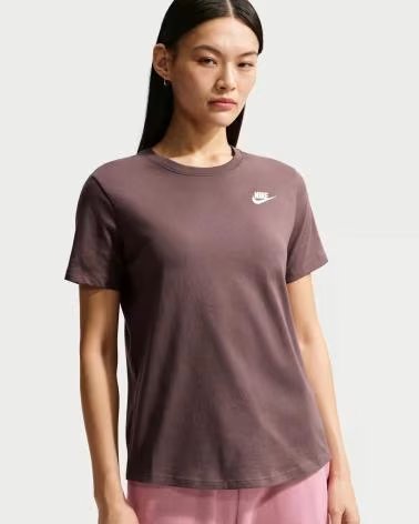 NIKE CAMISETA DX7902-502 MARRÓN CLARO MARRON