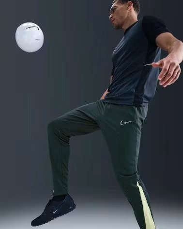 NIKE PANTALONI SPORTIVI FB6814-390 VERDE
