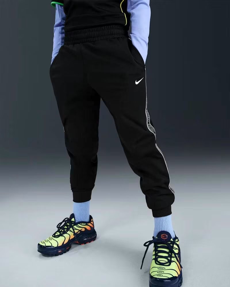 NIKE PANTALÓN DEPORTIVO PARA NIÑO NEGRO