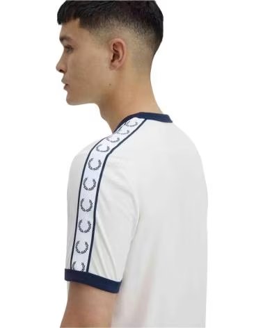 FRED PERRY CAMISETA M3600 CON BANDA DE LAUREL