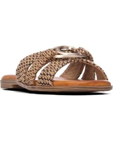 CARMELA SANDALIAS PLANAS 163249 EN COLOR PARA MUJER CAMEL