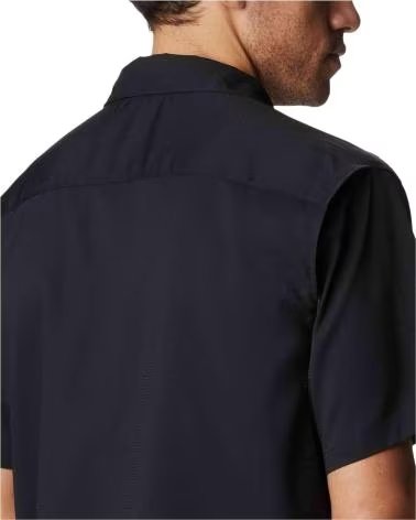 COLUMBIA CAMISA UTILIZER II SOLID MANGA CORTA NEGRA OSCURO