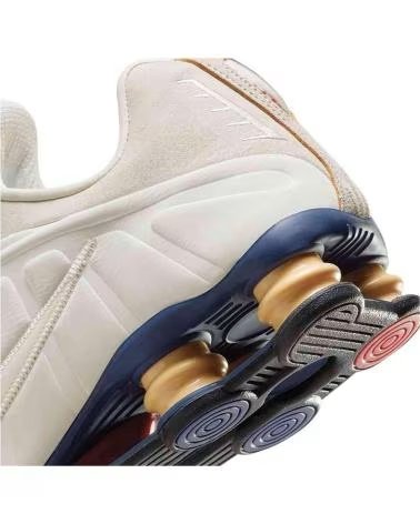 NIKE BASKETS HQ3531-099 BEIGE