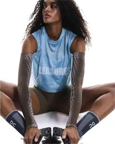 ON Camiseta De Tirantes Tank Pleasures X The Loop en azul para mujer