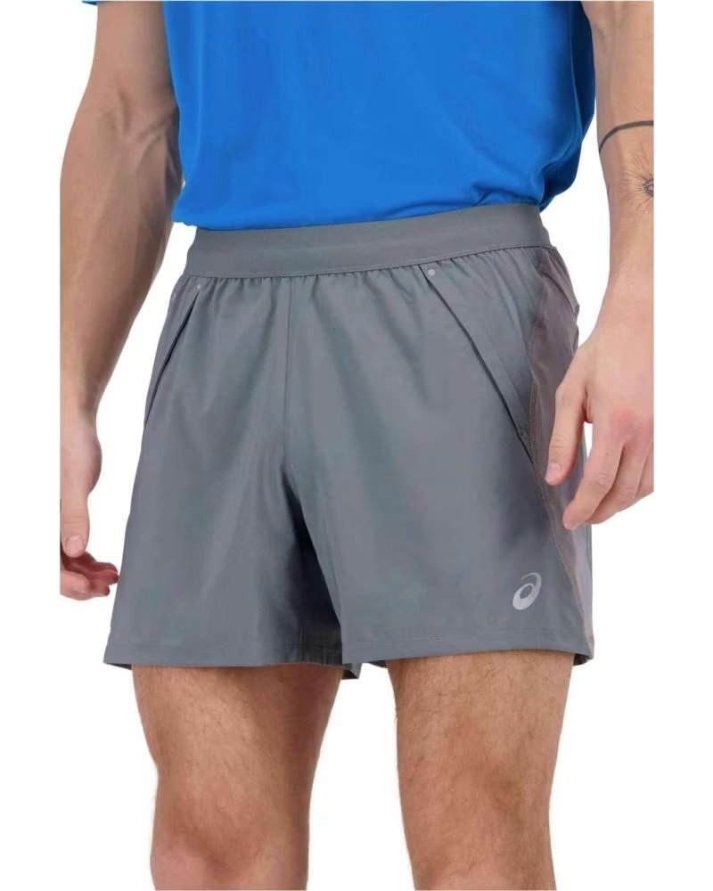 ASICS PANTALON CORTO 2011D247-020 EN GRIS PARA HOMBRE