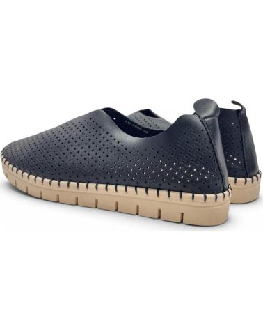 TIMBOS MOCASIN PICADO DE MUJER COLOR 133199 NEGRO