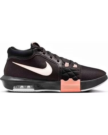 NIKE LEBRON WITNESS 8 BASKETBALLSCHUHE IN SCHWARZ UND APRICOT
