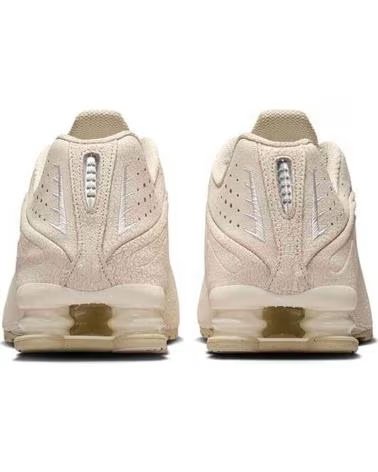 NIKE SHOX R4 QS DISTRESSED LEATHER SNEAKERS BEIGE
