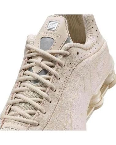 NIKE SHOX R4 QS DISTRESSED LEATHER SNEAKERS BEIGE