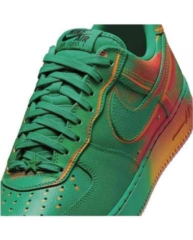 NIKE AIR FORCE 1 LOW RETRO STADIUM GREEN SNEAKER