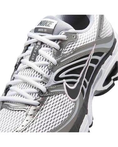 NIKE BASKETS AIR MAX MOTO 2K SMOKE GREY