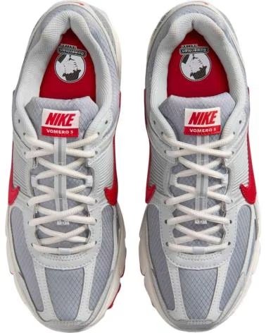 NIKE VOMERO 5 IQ6589-001 SNEAKER GRAU UND ROT