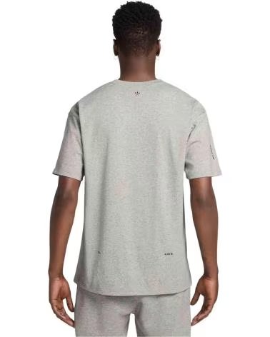NIKE CAMISETA DE MANGA CORTA NOCTA TEE GREY EN GRIS PARA HOMBRE