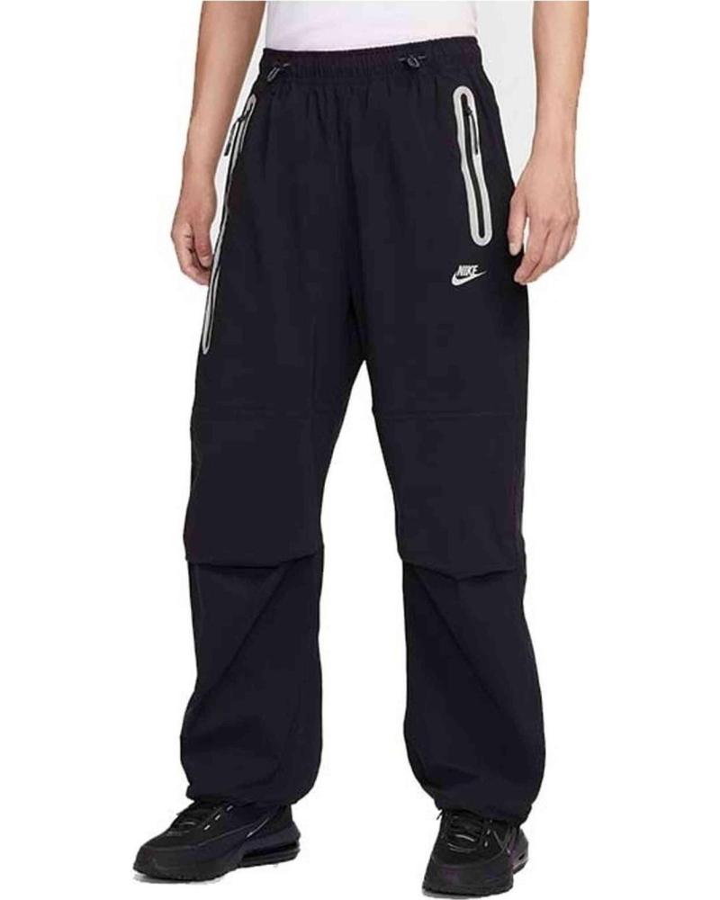 NIKE PANTALÓN TECH OVERSIZED WOVEN NEGRO