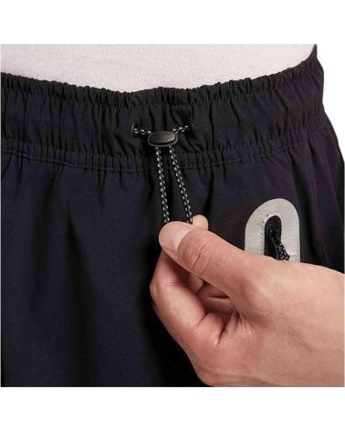 NIKE PANTALÓN TECH OVERSIZED WOVEN NEGRO