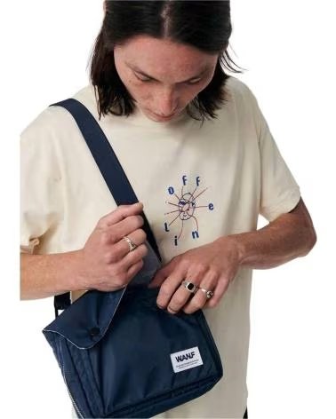 WE ARE NOT FRIENDS BANDOLERA WANF-SP2535 EN AZUL PARA UNISEX
