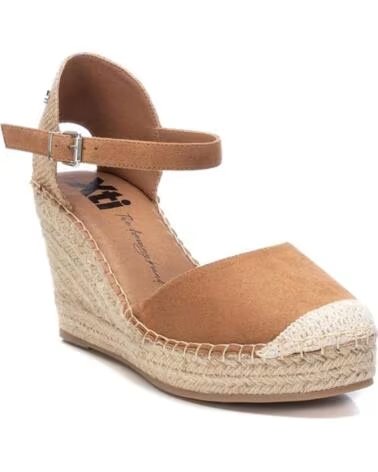 SANDALIAS XTI 142382 CON CUÑA CAMEL BEIGE