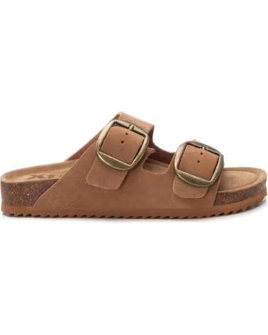 SANDALIAS XTI 144039 PLANAS CON DOBLE HEBILLA EN ANTE COLOR CAMEL
