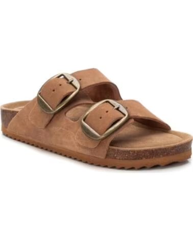 SANDALIAS XTI 144039 PLANAS CON DOBLE HEBILLA EN ANTE COLOR CAMEL