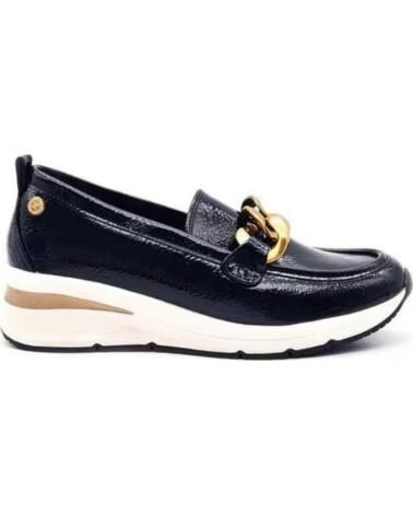 Início-XTI-MOCASSIM XTI 144224 PRETO COM CORRENTE DOURADA E PLATAFORMA ESPORTIVA-NEGRO