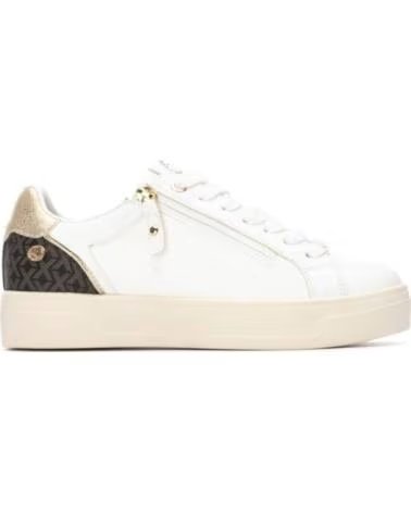 ZAPATILLAS XTI 144371 CON PLATAFORMA Y DETALLES METALIZADOS BLANCO